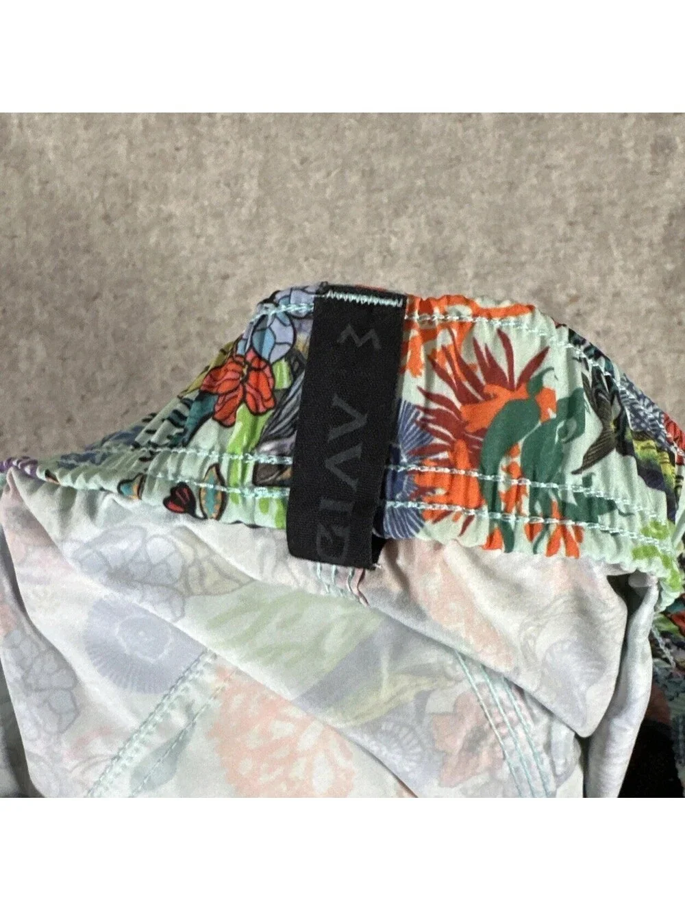 AVID Shorts Mens Medium Hook Board Swim Flower Unlined